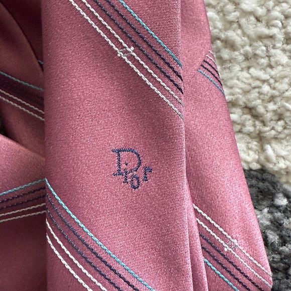 Dior Pink Silk Tie with Classic Stripes - Picture 5 of 5